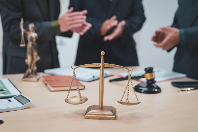 lawyers consulting client